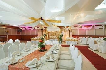 Golden Valley Hotel
