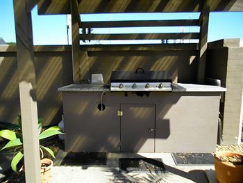 A' Montego Mermaid Beach Motel