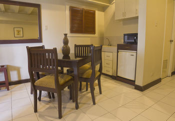Artina Suites Hotel