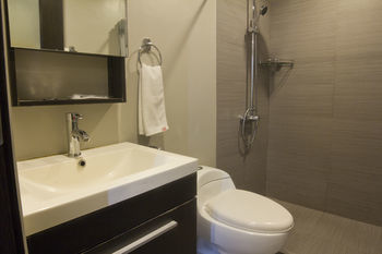 Artina Suites Hotel
