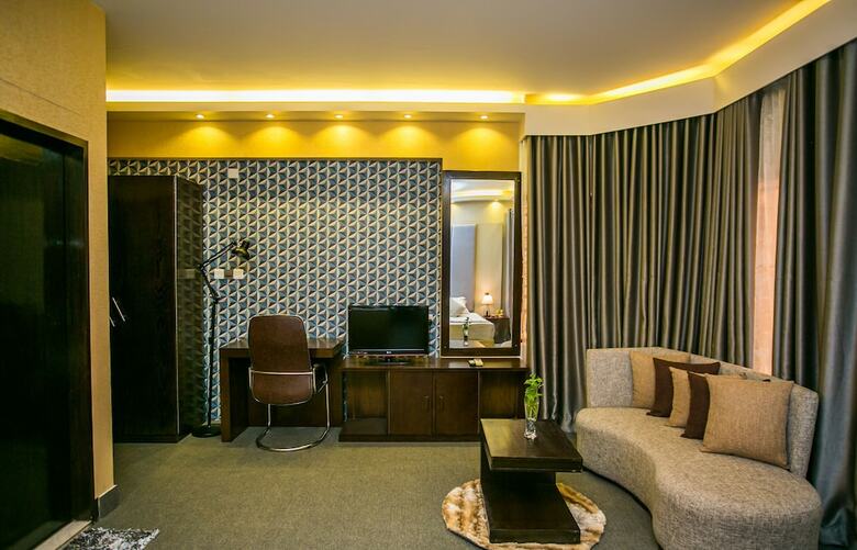 Hotel Tropical Daisy