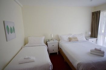 Sanctuary House Resort Motel