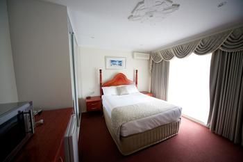 Sanctuary House Resort Motel