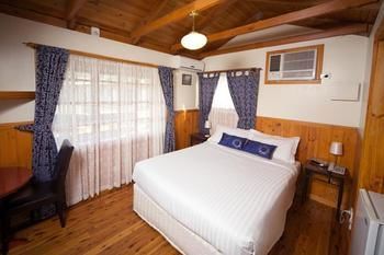 Sanctuary House Resort Motel