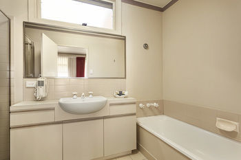Aparthotel Carlton Clocktower Apartments