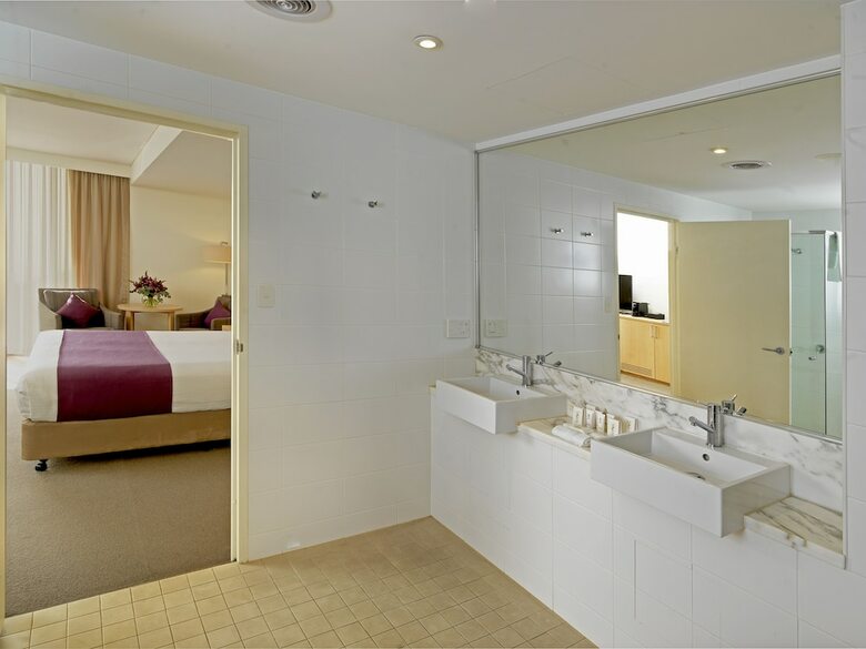 Sage Hotel Wollongong