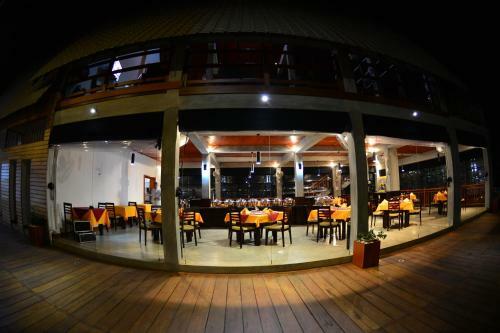 Hotel Laya Waves