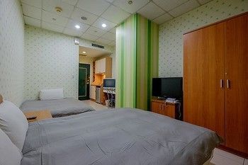 Hotel 85 Easy Way