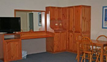Breakout Motor Inn