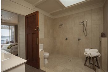 Motel Bay Breeze Boutique Accommodation