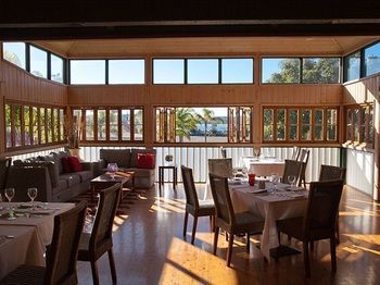 Villa Coachhouse Marina Resort