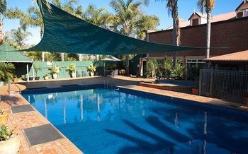 Villa Coachhouse Marina Resort