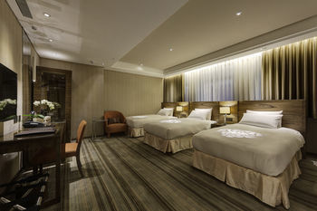Green World Station Hotel