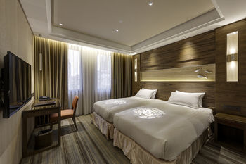 Green World Station Hotel