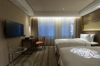 Green World Station Hotel