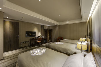 Green World Station Hotel