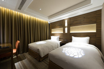 Green World Station Hotel