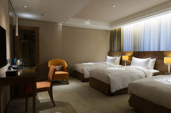 Green World Station Hotel
