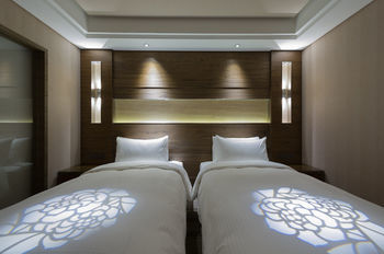 Green World Station Hotel