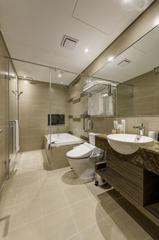 Green World Station Hotel