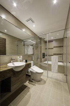 Green World Station Hotel