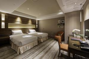 Green World Station Hotel