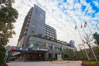 S Aura Hotel