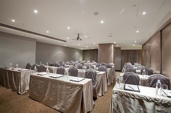 S Aura Hotel