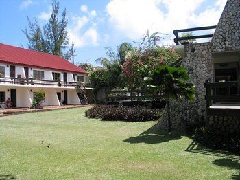 Hotel Sandy Point Village