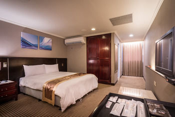 Ren Mei Business Hotel