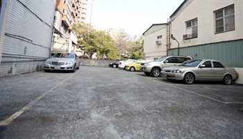 Ren Mei Business Hotel