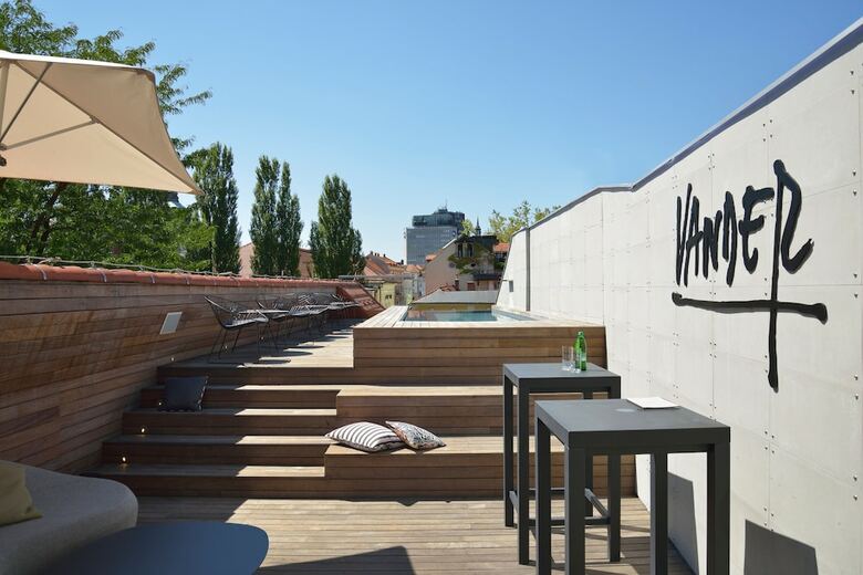 Hotel Vander Urbani Resort