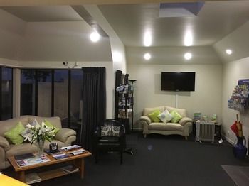 Cable Court Motel
