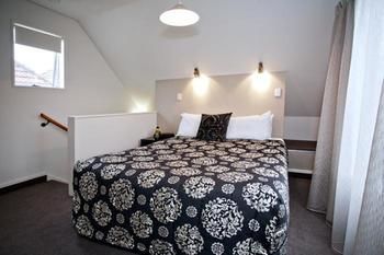 Cable Court Motel