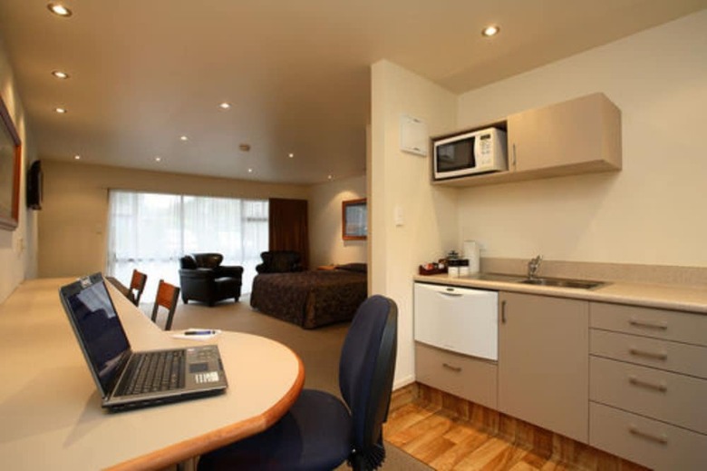 Commodore Motels