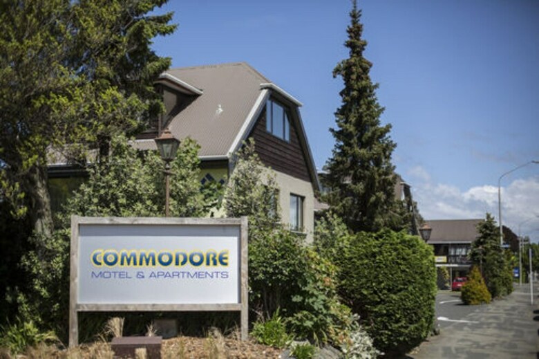 Commodore Motels