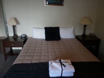 Motel Executive On Fenton