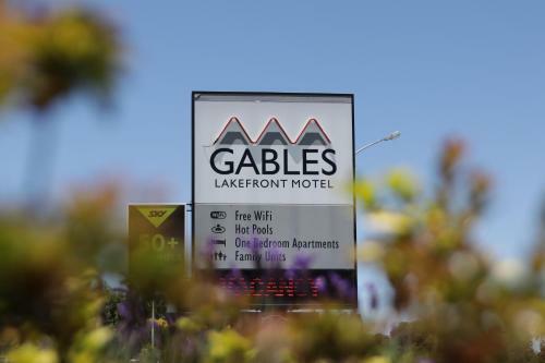Gables Lakefront Motel