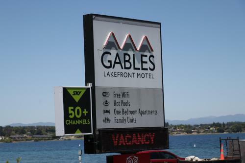 Gables Lakefront Motel