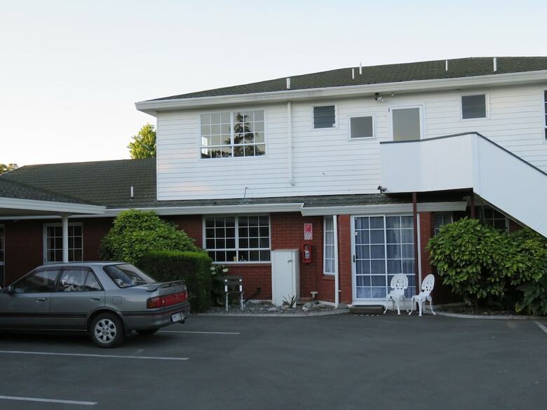 Hotel Admirals Motor Lodge