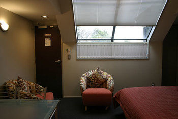 Athena Motel & Apartments