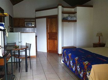 Hotel Tradewinds Villas