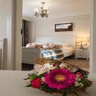 Aglaya Hotel & Courtyard