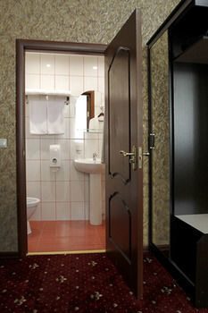 Leonart Hotel