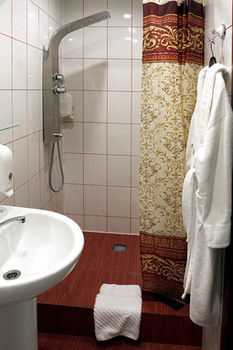 Leonart Hotel