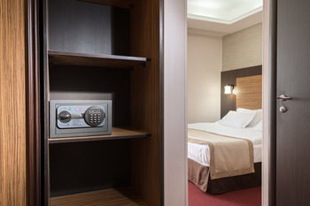 Hotel N