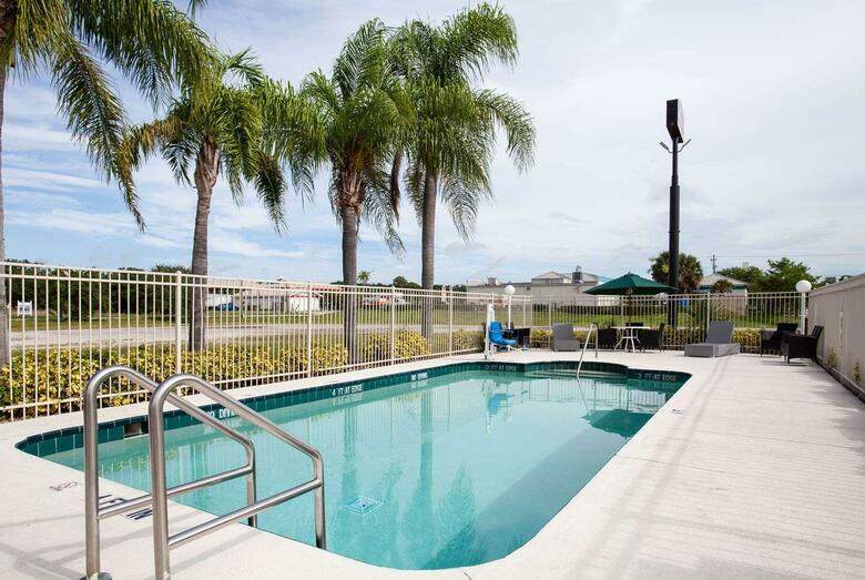 Hotel Howard Johnson Inn Vero Beach I95