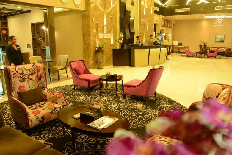 Atiram Premier Hotel