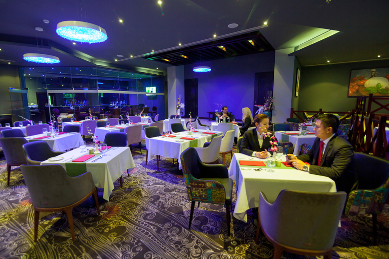 Atiram Premier Hotel