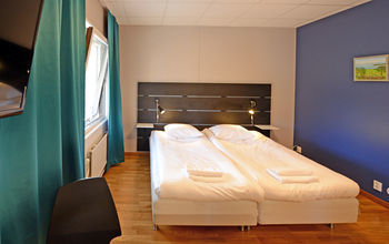 Spoton Hostel & Sportsbar
